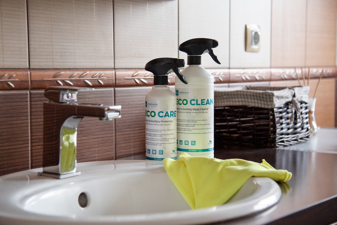 How to Choose Eco-Friendly Cleaning Products